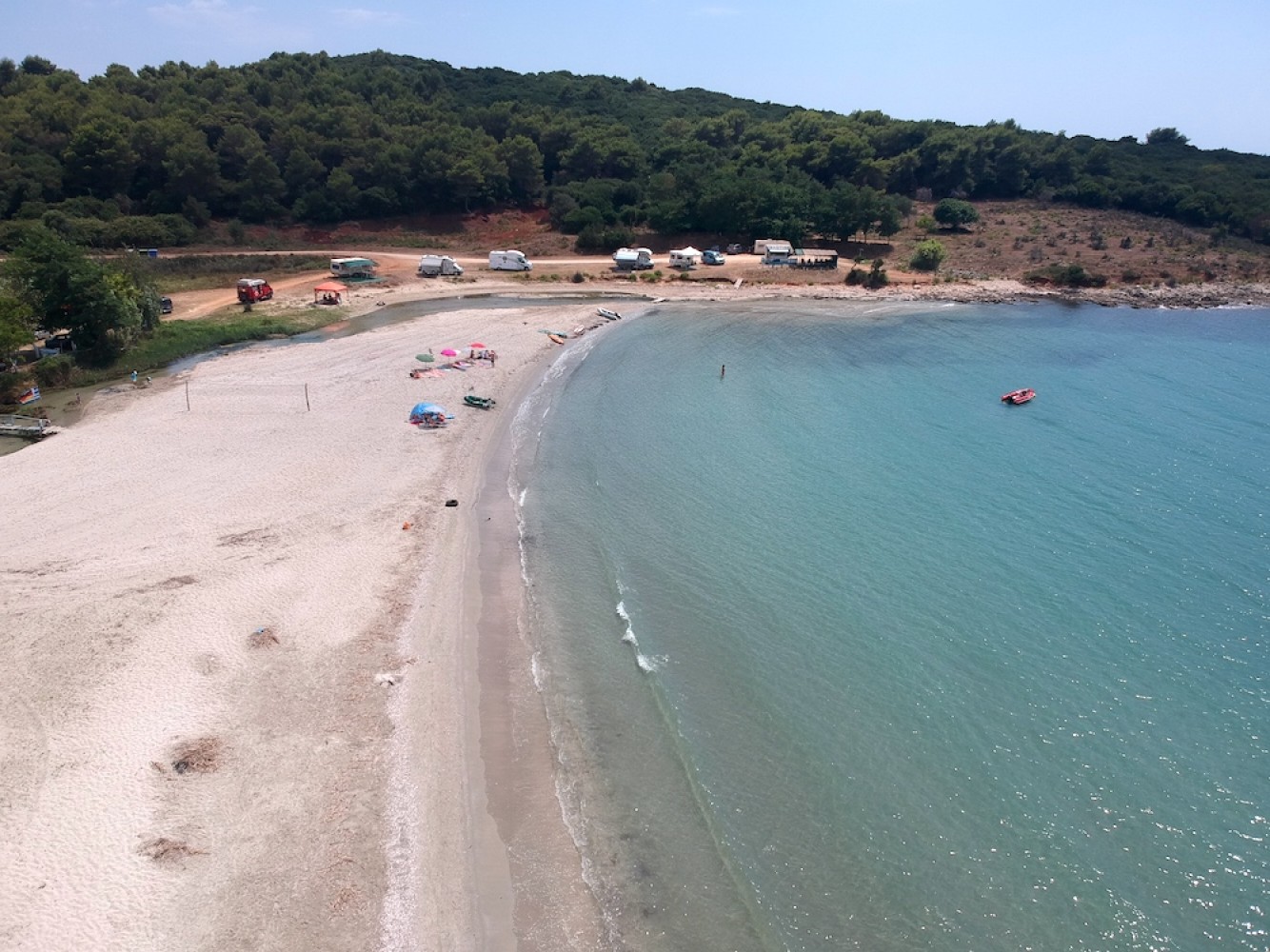 Plaža Kerenza &ndash; cel dan kopanje in nočitev na plaži