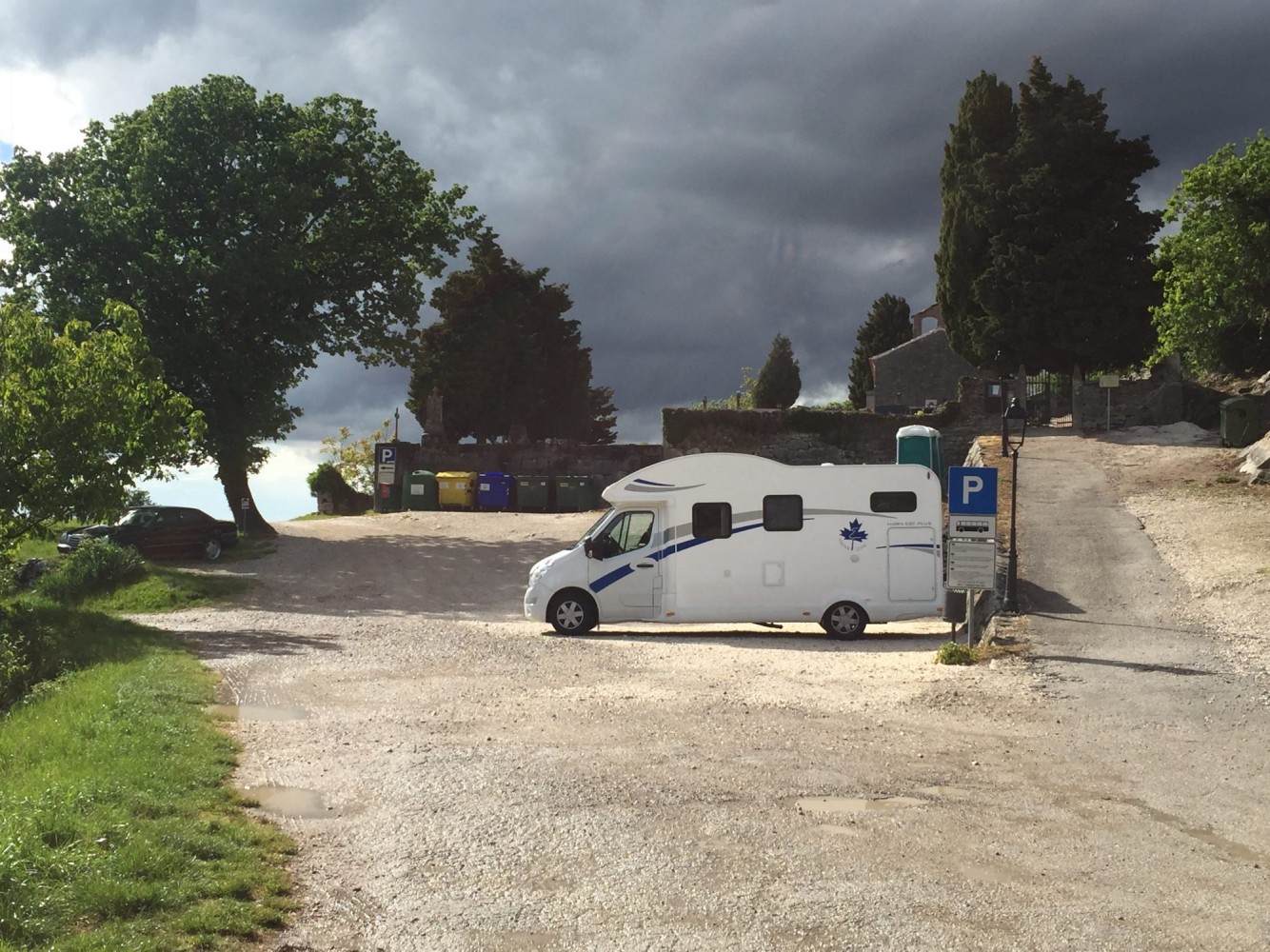 Simpatična vasica Hum